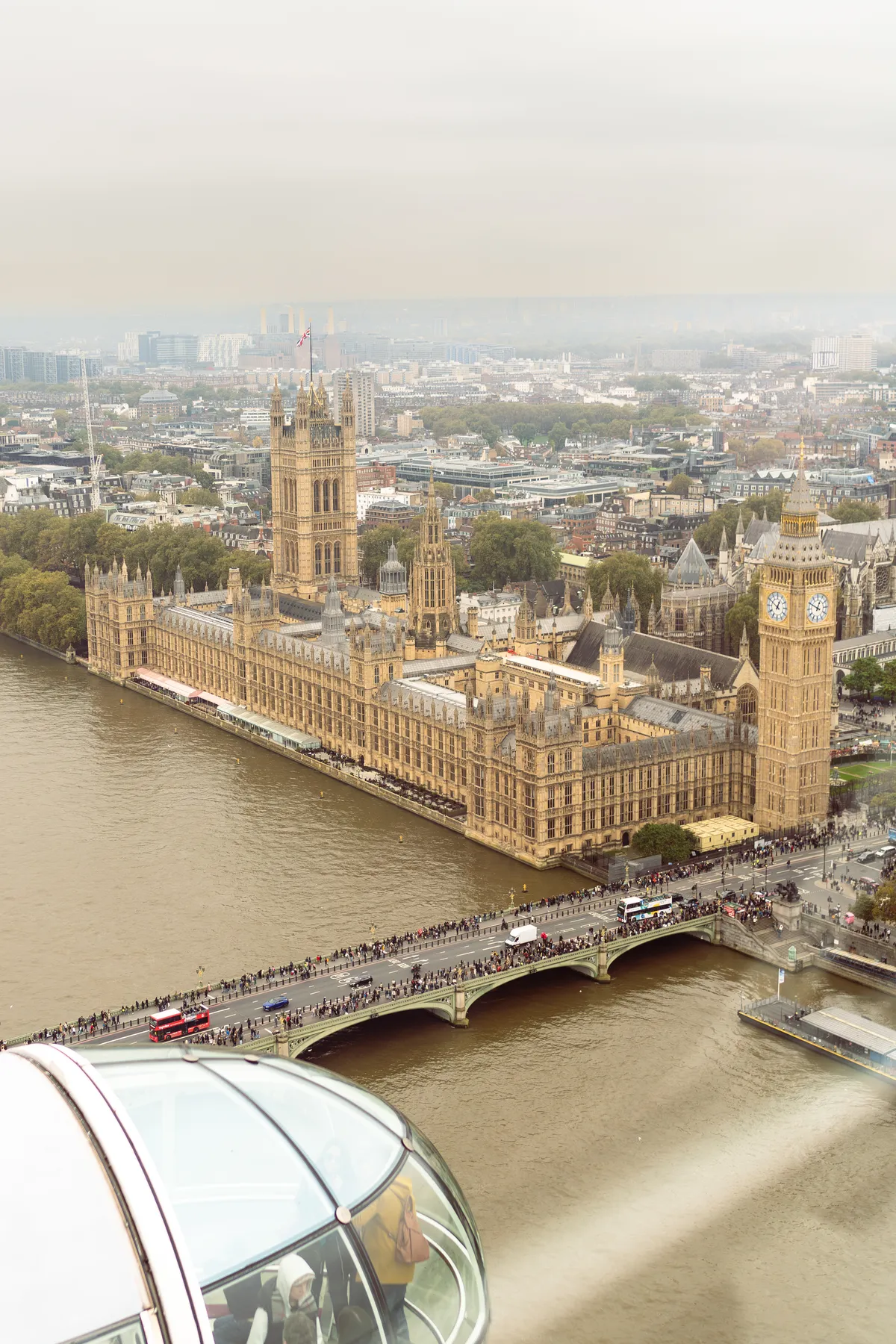 Blick vom London Eye auf das Parlament
